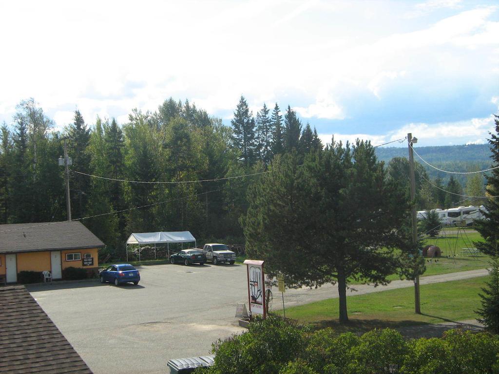 Airport Inn Quesnel Exterior photo